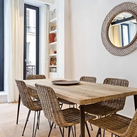 Modern Chic Two Bedroom In *